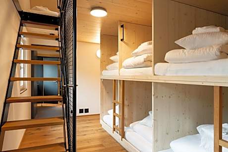 Single Bed in Mixed Dormitory Room