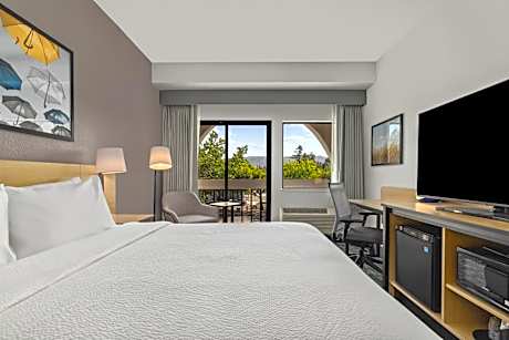 Deluxe King Room with Mountain View