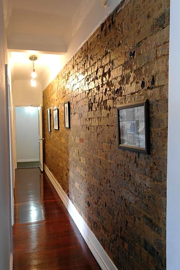 Hampton Court Apartments