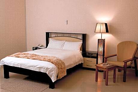 Deluxe Twin Room Type A