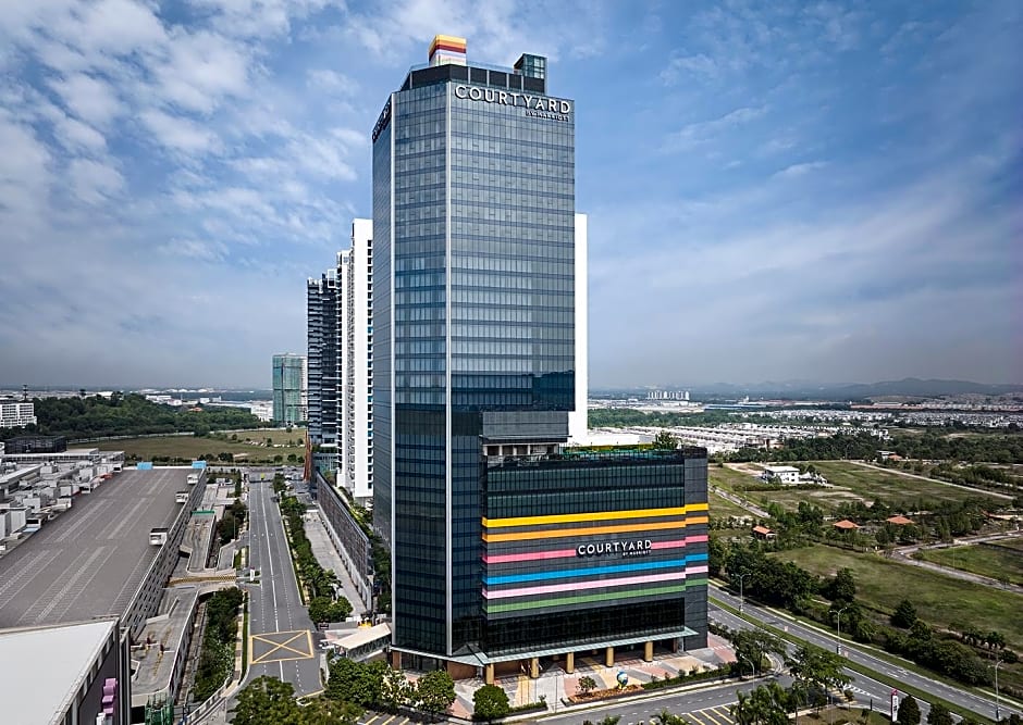Courtyard by Marriott Setia Alam