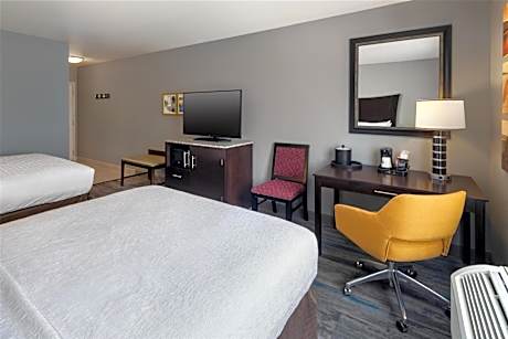 Room with Two Queen Beds - Non-Smoking