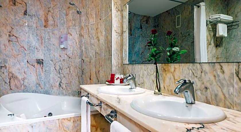 Grand Muthu Golf Plaza Hotel