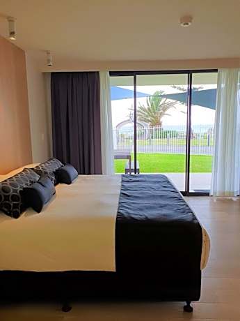 King Room with Sea View - Ground Floor