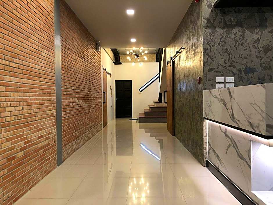 Tall Tree Poshtel Phuket