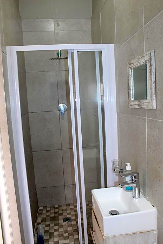 103onWallace Self Catering Guest House