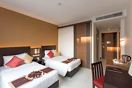 Deluxe Double or Twin Room with Pool View