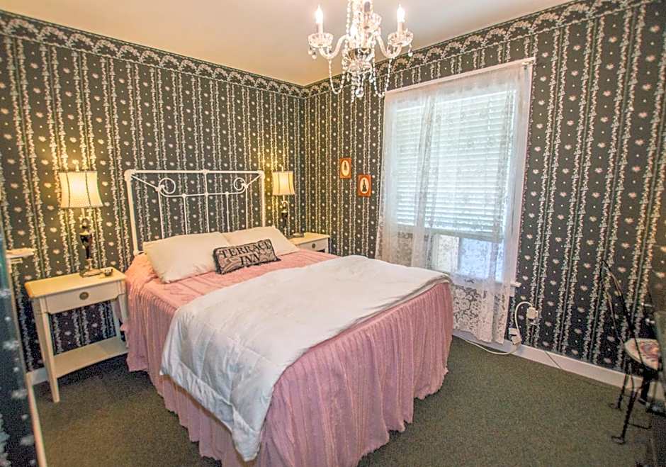 Terrace Inn and 1911 Restaurant