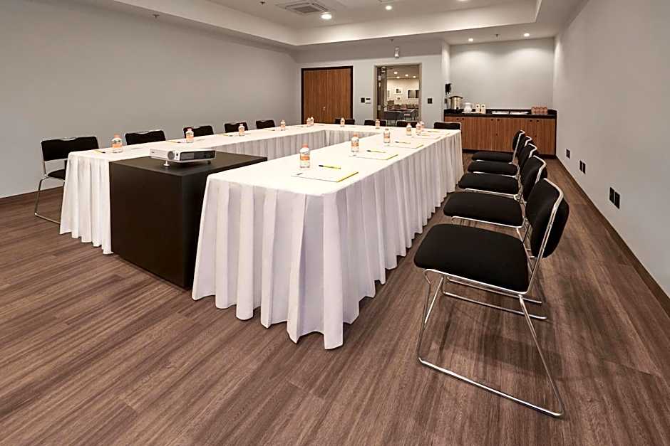 City Express by Marriott Ciudad De México La Raza