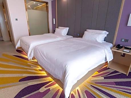 Lavande Hotel Bazhong Fortune Center