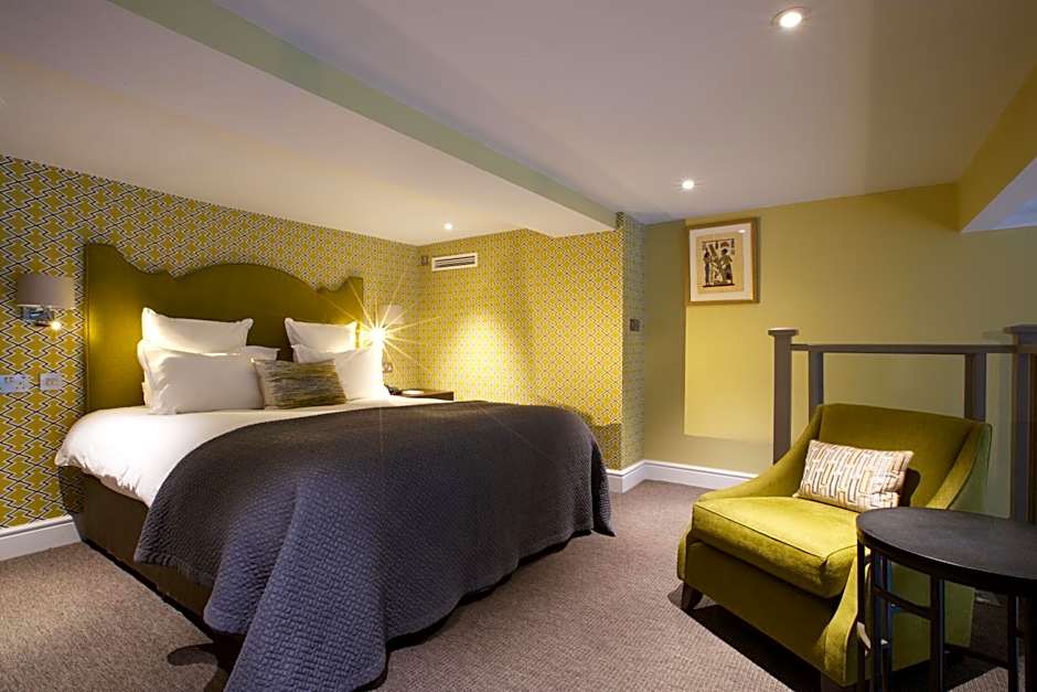 54 Queen's Gate Hotel