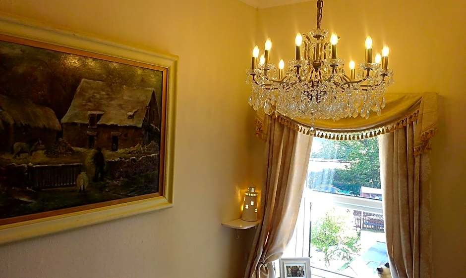 Min y Don Guest House