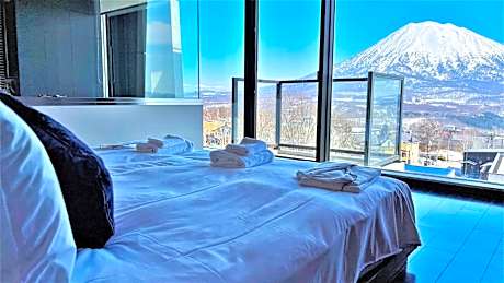 Suite with Mountain View