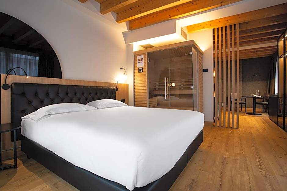 Hotel Master