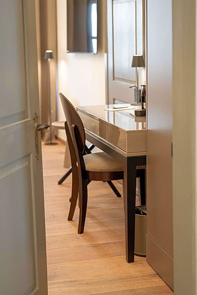 Maxim Suites by Elias Holl