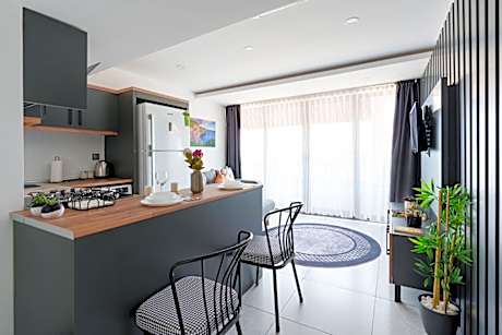 Queen Suite with Spa Bath