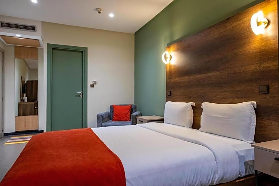 Manzil Hotel