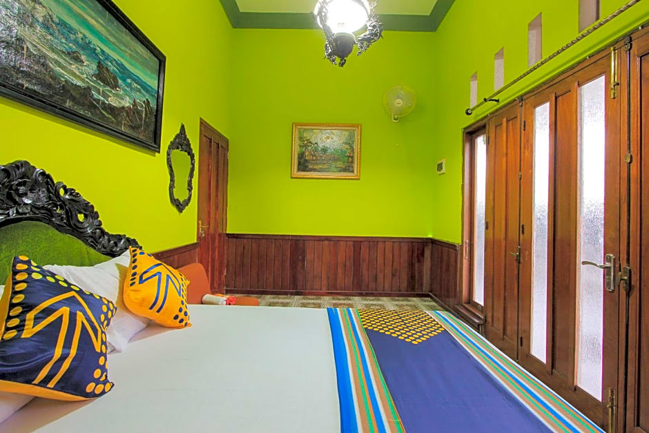 SPOT ON 2490 Griya Kencana Homestay