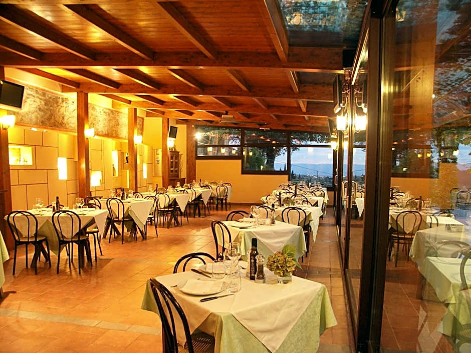ISA-Farmhouse with swimming-pool in Chianti-area in the middle of Tuscan nature