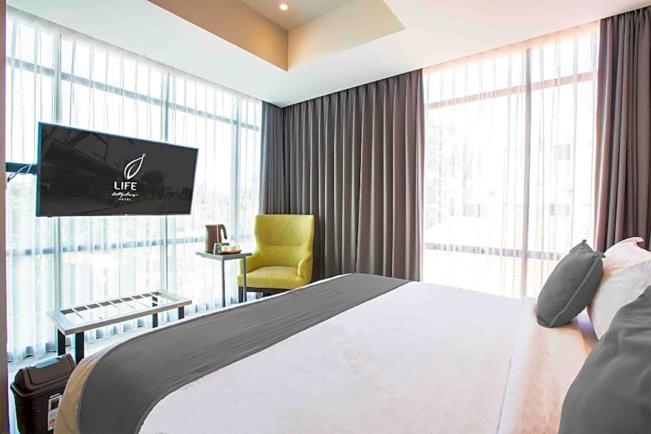 The Life Styles Hotel Surabaya