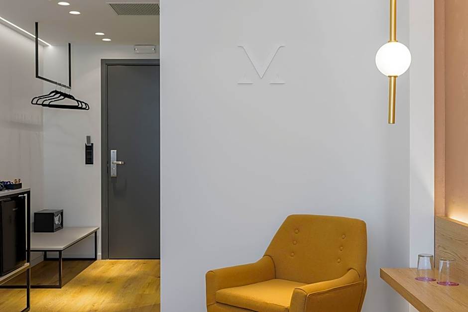 Acropolis Magenta Luxury Suites