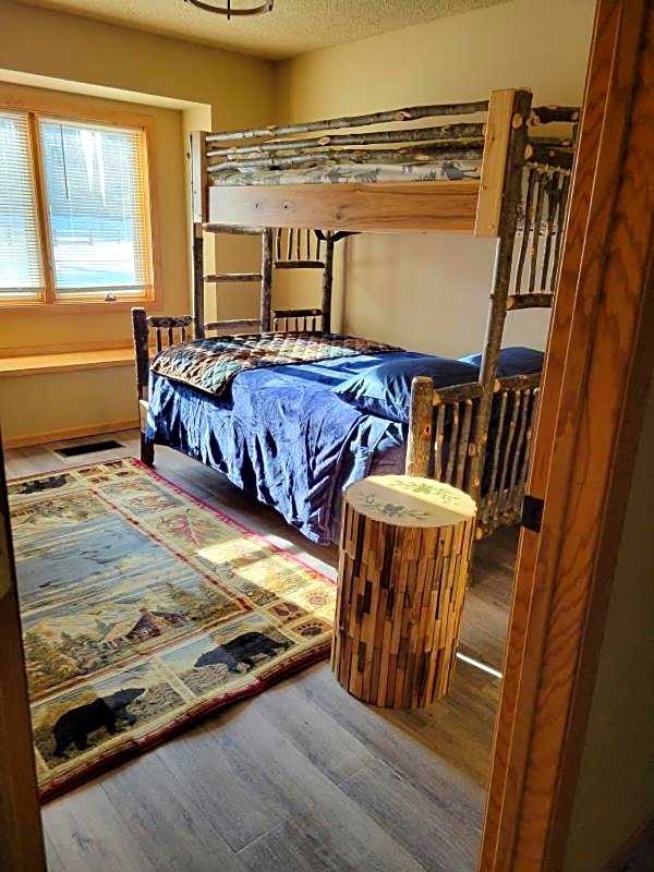 Whitetail Lodge