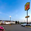 Super 8 by Wyndham South Boston VA
