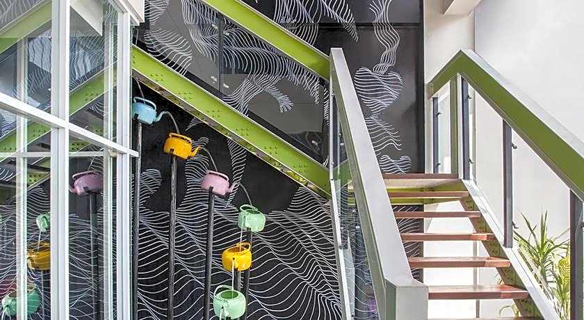 Maxonehotels At Tidar Surabaya