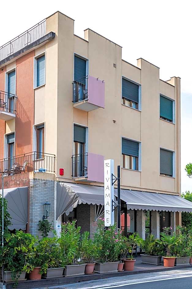 Hotel Rivamare