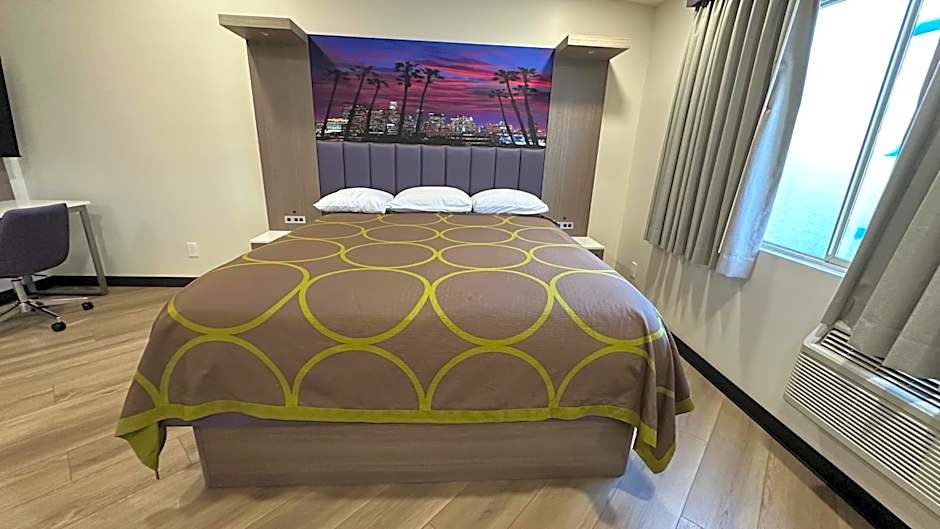 Costa Mesa Inn - Newport Beach Area