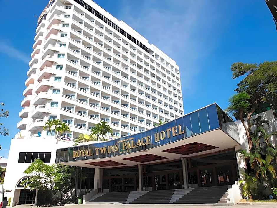 Royal Twins Palace Hotel