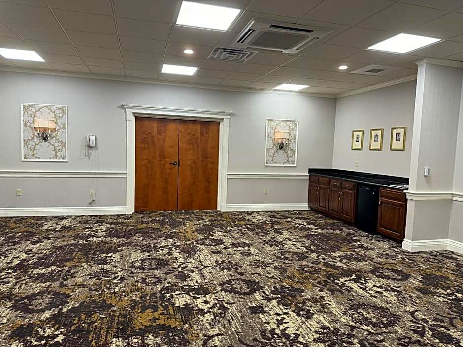 Amish View Inn & Suites