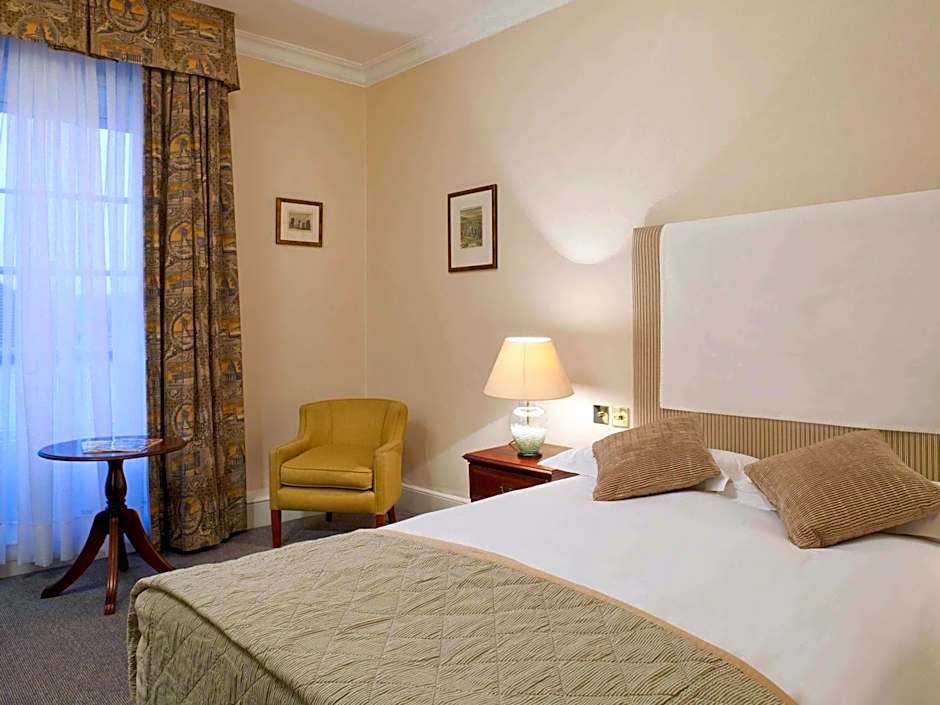 Mercure Salisbury White Hart Hotel