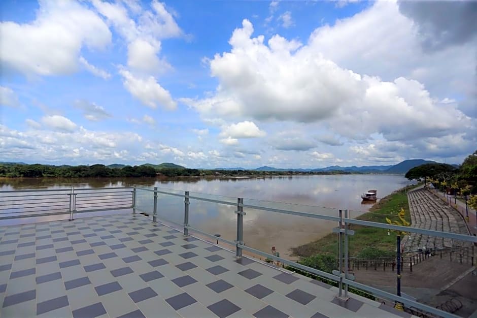 Chic Chiangkhan Hotel