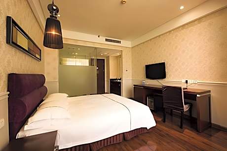 Business King Room