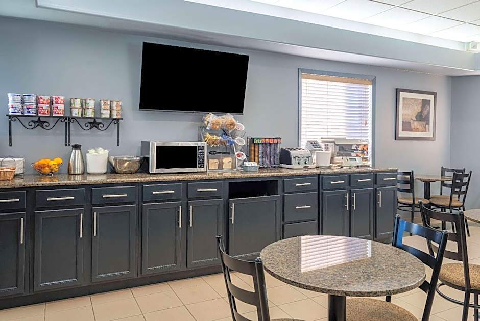 Super 8 by Wyndham Edmonton International Airport