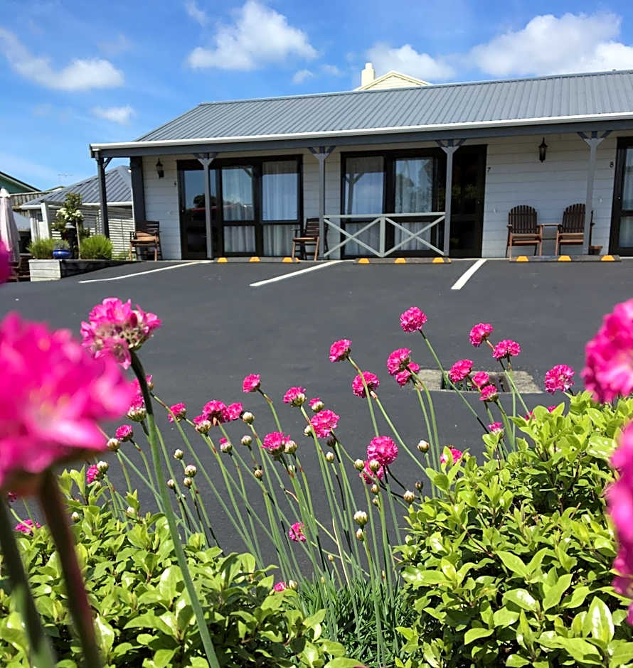 Lockwood Manor Motel