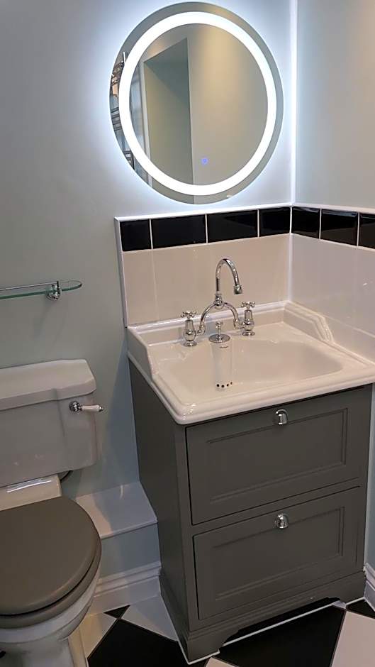 Riverbank Bed and Breakfast