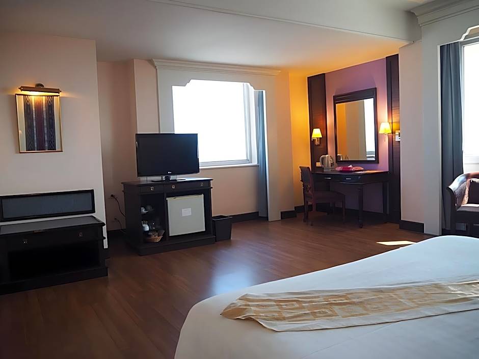 Charoenthanikhonkaen Hotel