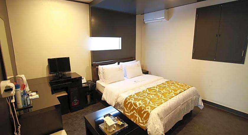 Goodstay Lanuit Hotel
