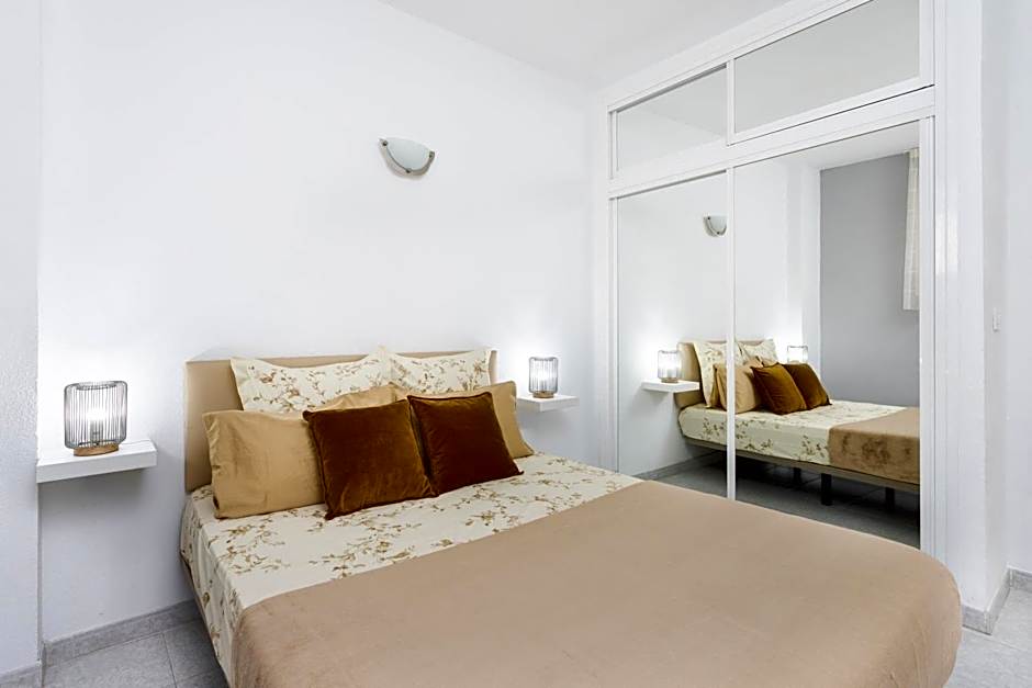 Seafront apartment just 200m from Las Vistas Beach
