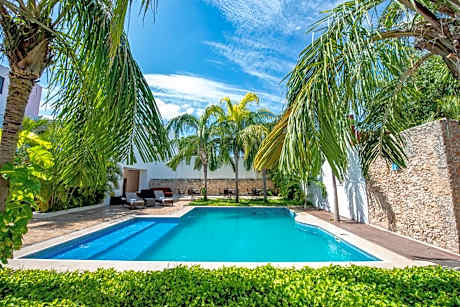 Hotel Embajadores
