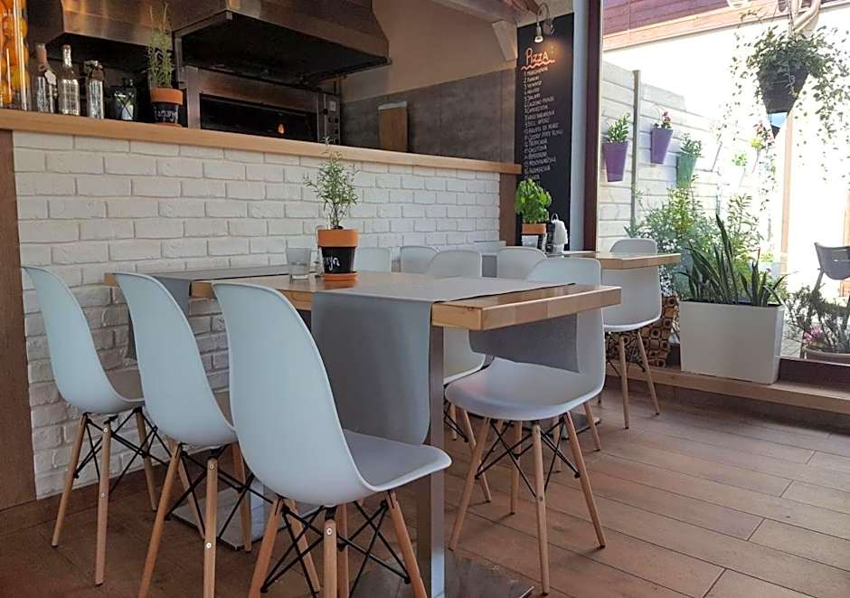 Zajazd CHATA Kębłowo