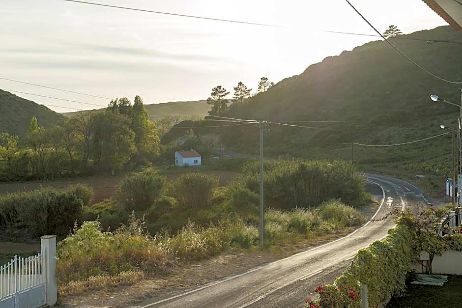 Beachouse - Surf, Bed & Breakfast