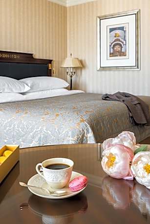 Premium King Room with City View