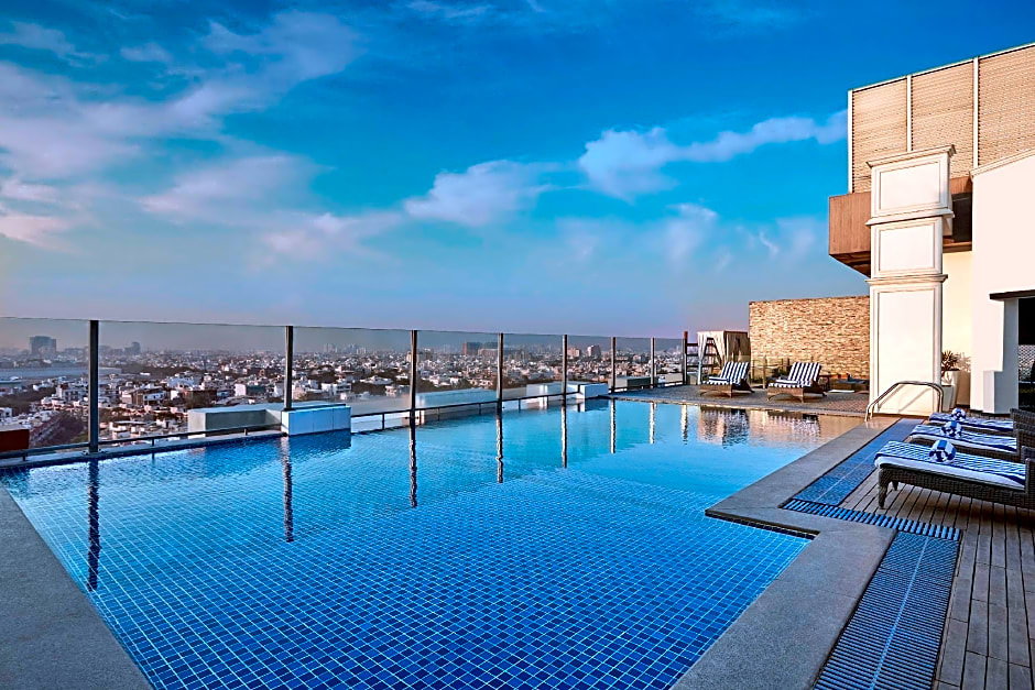 DoubleTree by Hilton Gurugram Baani Square