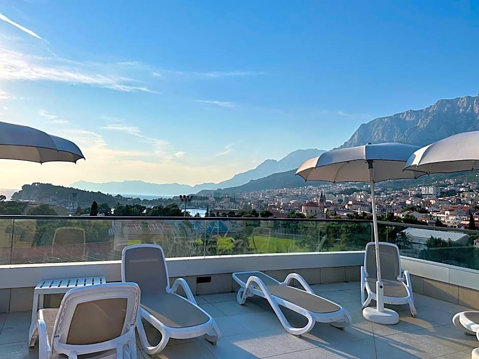 Uzelac Apartment - Pool & Sea View in Makarska