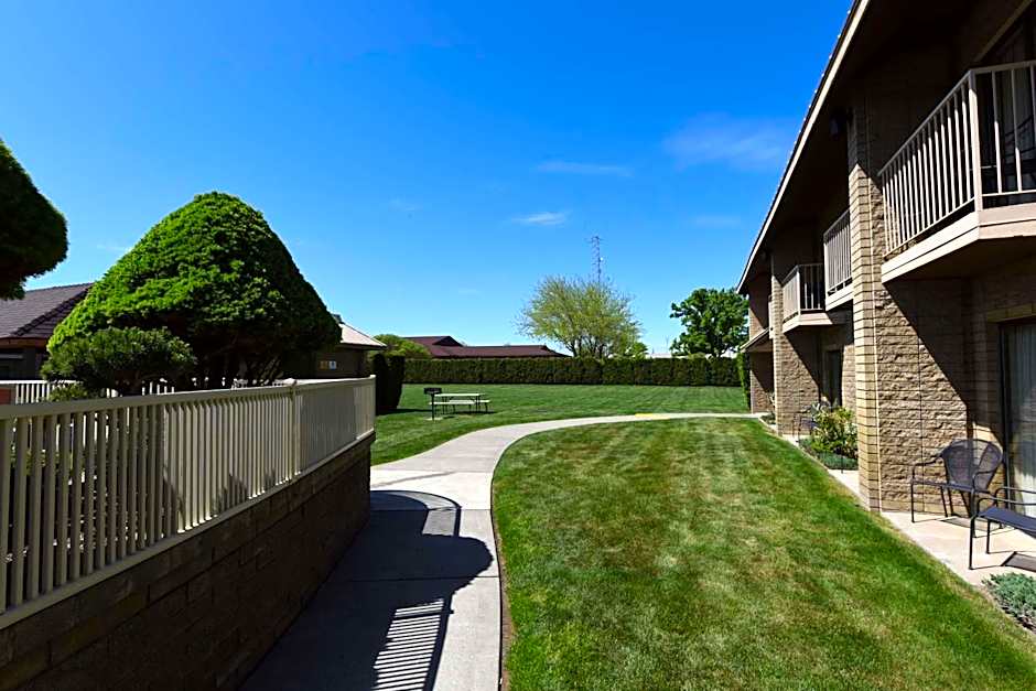 Best Western Plus Ahtanum Inn