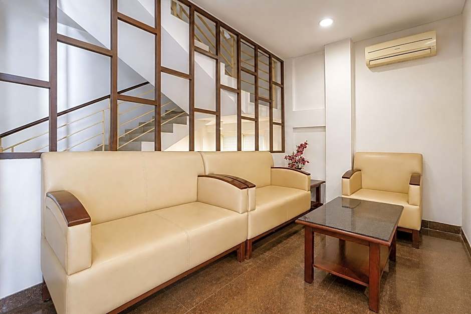 Townhouse Oak Hotel Niaga Surabaya