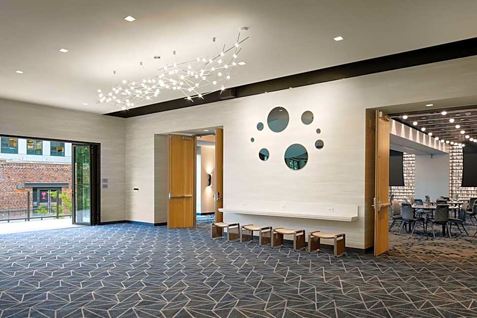 Astra Hotel, Seattle, a Tribute Portfolio Hotel by Marriott